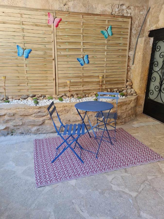 Chez Karine - Appartement Lédenon Exteriör bild